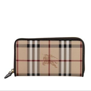 Burberry Lg Haymarket Check Ziggy Zig Wallet